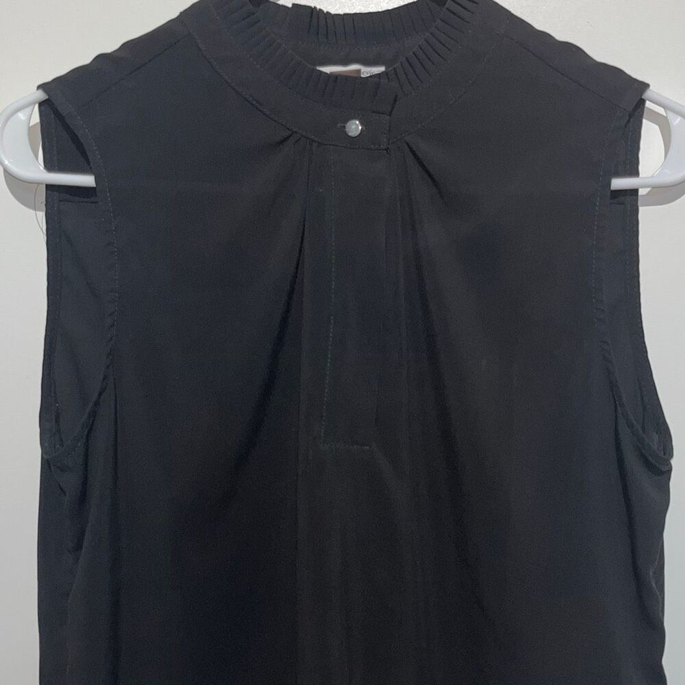 Calvin Klein Women's Black Pleated Neck Button Front Sleeveless Blouse Medium - Picture 2 of 8